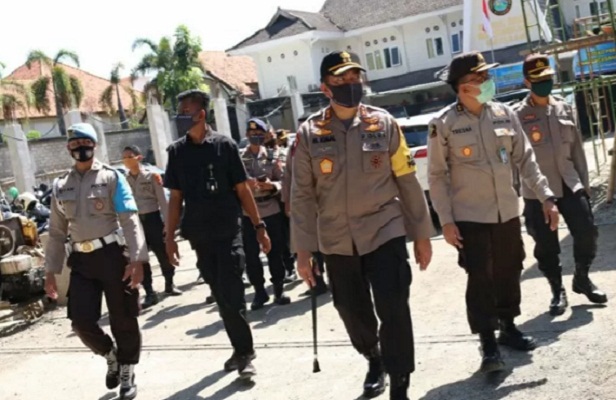 Kapolda NTB Irjen Pol Mohammad Iqbal usai menyambangi pelayanan tes cepat COVID-19 gratis yang digelar pihak RS Bhayangkara Mataram, di Jalan Langko, Mataram, NTB