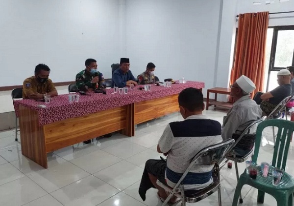 Kapolres Loteng bersama Dandim 1620 Mediasi Warga Ketara dan Rambitan