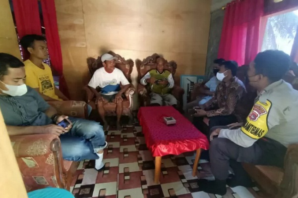 Dua pria berinisial IH dan B warga Kelurahan Sampir, Kecamatan Taliwang, Kabupaten Sumbawa Barat nyaris terlibat cekcok,